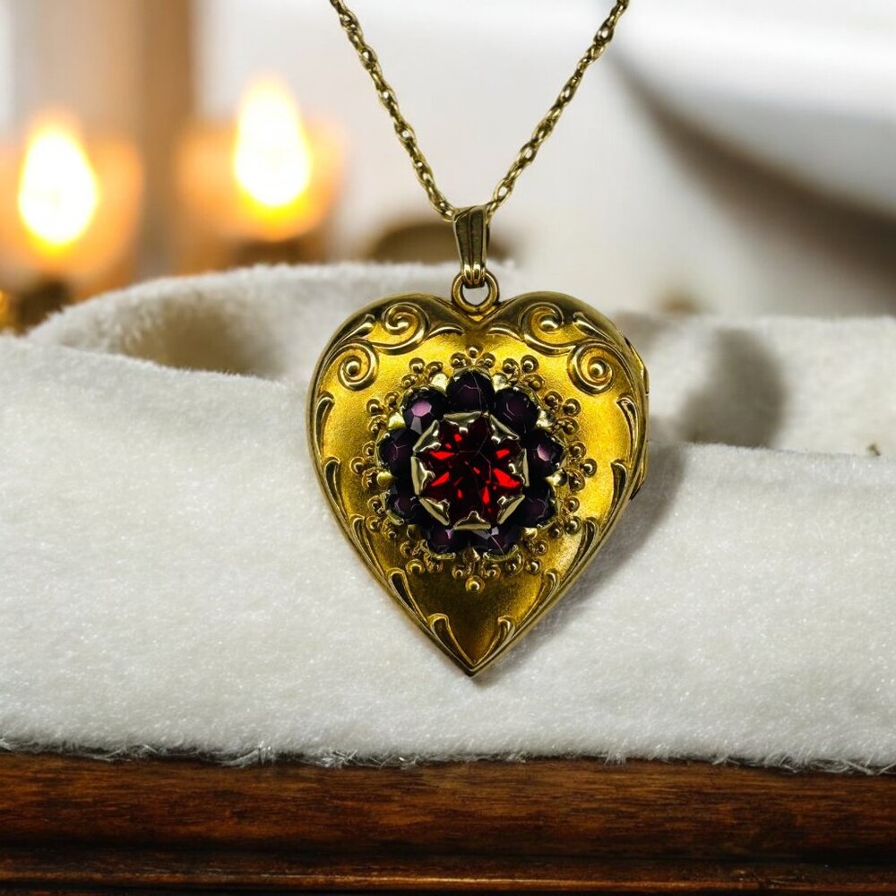 ANTIQUE- 14K Gold- Bohemian Garnet Heart Locket Necklace -17"-Victorian- 4.7g - Picture 2 of 16